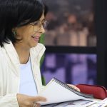 Delcy Rodríguez monitorea la iniciativa del Buen Gobierno 1X10 en Bolívar