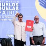 Maduro firma la ley para la protección de las pensiones y exhorta a los empresarios a apoyarla