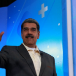 Maduro designa al ministro de Comunas para la construcción tres millones de viviendas