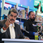 Maduro anuncia plan de recuperación de canchas deportivas
