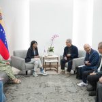 Arquitecto japonés visitó Sala de Gobierno Popular