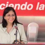 Vicepresidenta reconoce trabajo del escultor Jesús Suescún