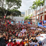 Pueblo venezolano marcha hacia una Patria independiente