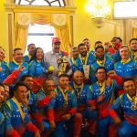 Jefe de Estado condecora al equipo nacional de sóftbol masculino