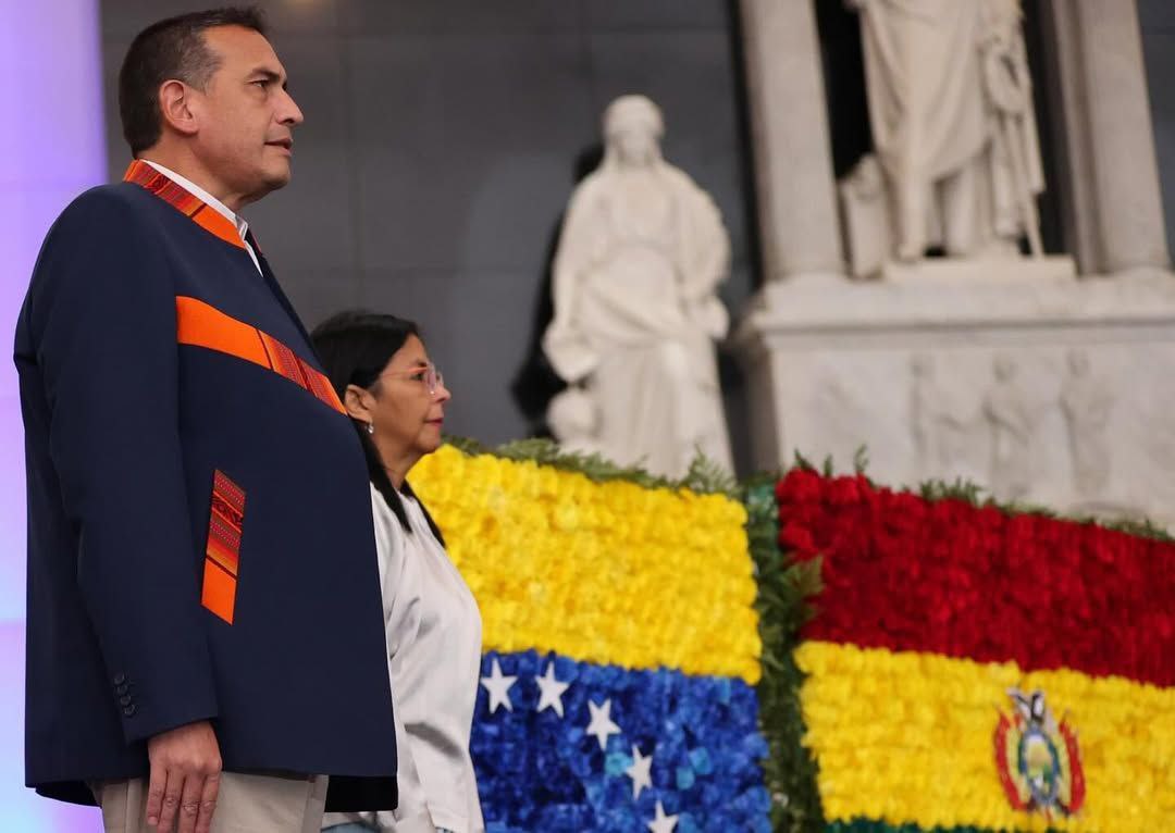 Vicepresidenta de Venezuela participa en acto Bicentenario de Bolivia