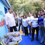 Maduro exhibe avances de Comuna «De Cara al Río»