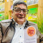 Poeta José Javier Sánchez recibe Premio Stefanía Mosca