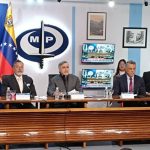 Según el derecho internacional, condenar y actuar