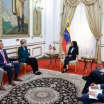 Presidenta (E) de Venezuela Delcy Rodríguez, recibe a Encargada de Negocios de los Estados Unidos