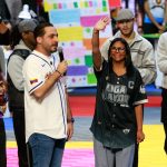 «Hemos llamado un nuevo modelo económico donde la juventud tiene que tener un papel protagónico y ese nuevo modelo económico tiene que coordinar con la economía comunal, con la economía del emprendimiento»: Presidenta (E) Delcy Rodríguez