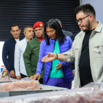 «El año 2025 rompió récord de producción en materia de embutidos»: Presidenta (E) Delcy Rodríguez desde planta procesadora de alimentos Río de Oro