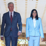 Que sea el diálogo diplomático, político y energético los canales que marquen las relaciones entre EEUU y Venezuela: Presidenta (E) Delcy Rodríguez ante medios internacionales