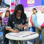 Presidenta (E) Delcy Rodríguez firmó punto de cuenta para aumentar de 42 a 70 los juegos de la Liga Mayor de Béisbol Profesional