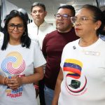 En esta Consulta Popular Nacional da amparo a nuestra Constitución porque está prevista dentro los mecanismos de la democracia directa para que la sociedad participe en las políticas públicas: Presidenta (E) Delcy Rodríguez