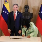 Presidenta (E) Delcy durante firma de convenio con Shell aseguró que están «dando vida y ejecución a la nueva Ley de Hidrocarburos con nuevos modelos de negocios»