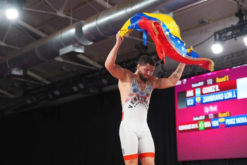 Venezuela alcanza nuevas medallas en lucha en los Suramericanos