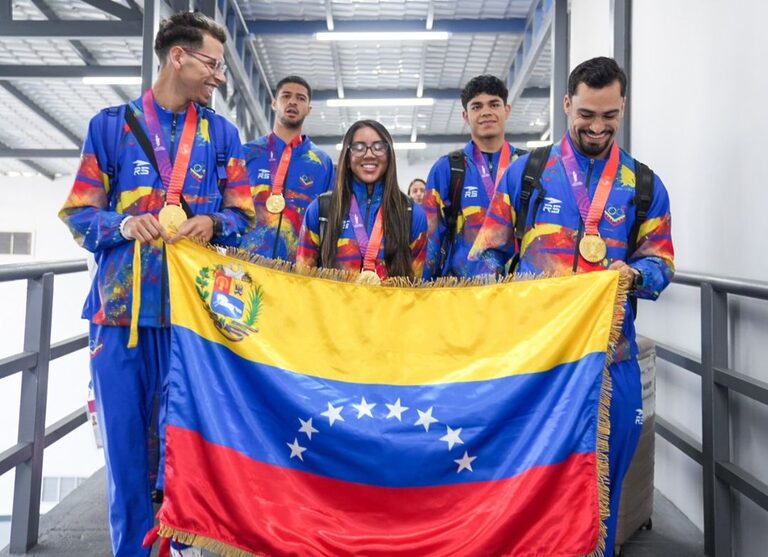 Delegación venezolana regresa triunfal con 48 medallas de oro en Santa Fe 2026 ​