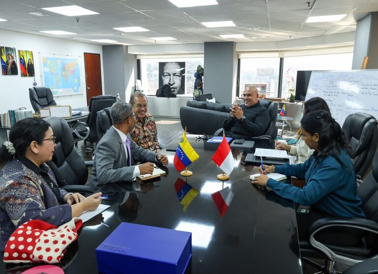 Venezuela e Indonesia evaluaron potencial productivo del sector camaronero ​