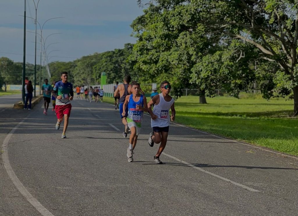 Más de 600 deportistas celebraron el Día Mundial del Turismo con carrera en Portuguesa