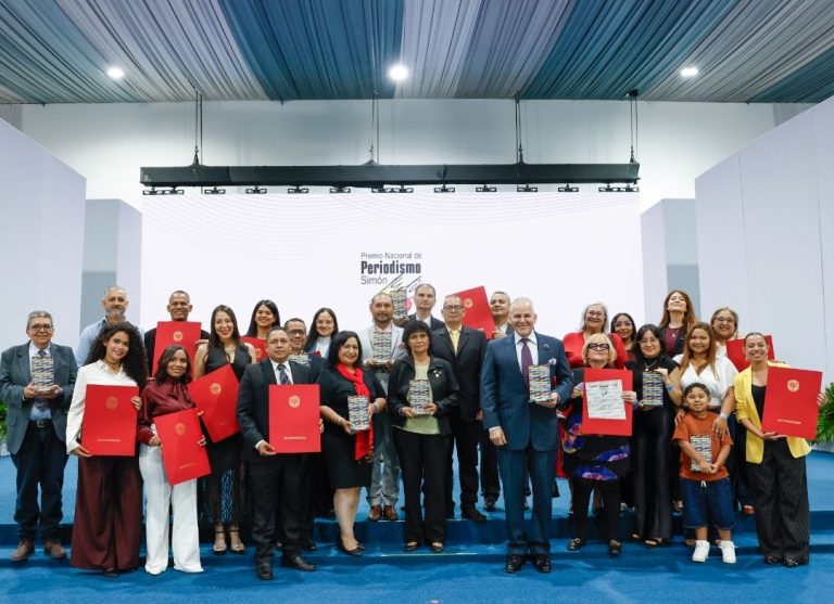 Presidenta Delcy Rodríguez lidera entrega del Premio Nacional de Periodismo