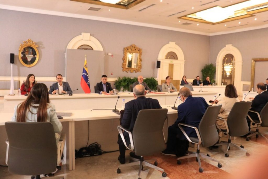 Concluye segundo día de diálogo entre el Gobierno Nacional y la delegación de la Asamblea Nacional 2015