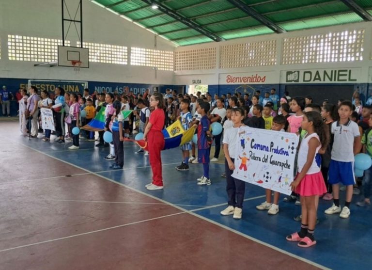 Atletas en juegos comunales