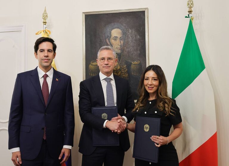 Venezuela e Italia restablecerán vuelos directos Caracas-Roma