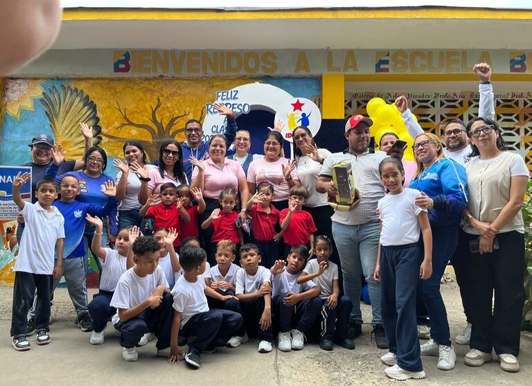Idenna inicia reimpulso en Sucre con jornada formativa y recreativa en la E.B. Federal Sucre