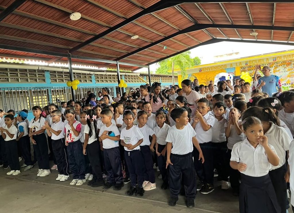Idenna inicia reimpulso en Sucre con jornada formativa y recreativa en la E.B. Federal Sucre