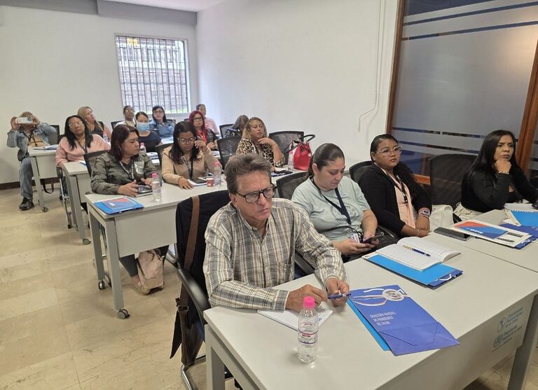 MinSalud y OPS capacitan a equipos médicos para fortalecer la Atención Primaria