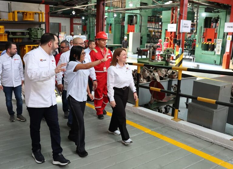 Presidenta Delcy Rodríguez inspecciona planta de cilindros de gas comunal Ambrosio Plaza en Guarenas