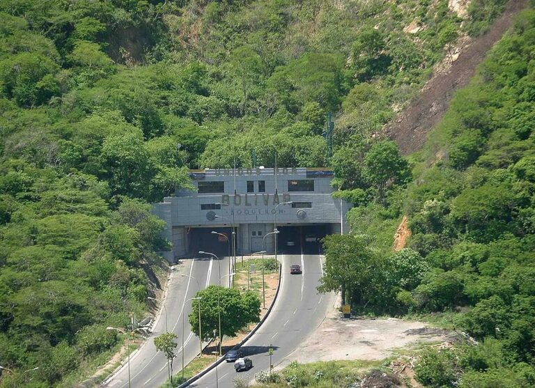 Atención, conductores: Realizarán cierres nocturnos en la autopista Caracas-La Guaira por mantenimiento este 30 de octubre.