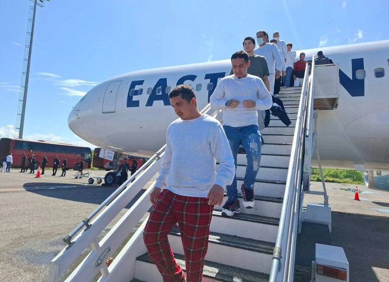Llegan a Anzoátegui 369 venezolanos repatriados mediante la Gran Misión Vuelta a la Patria