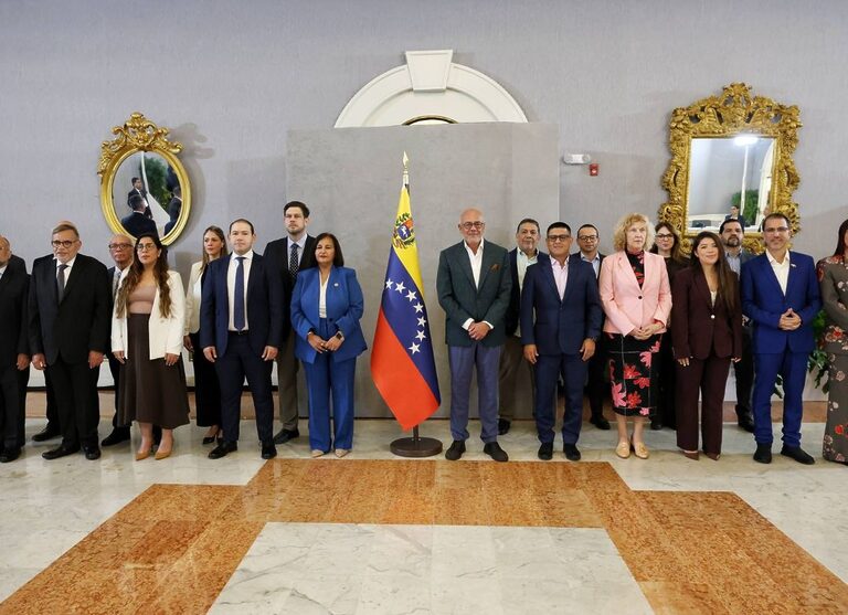 Culmina con éxito tercer ciclo de la Mesa de Diálogo entre la Asamblea Nacional y la delegación de 2015