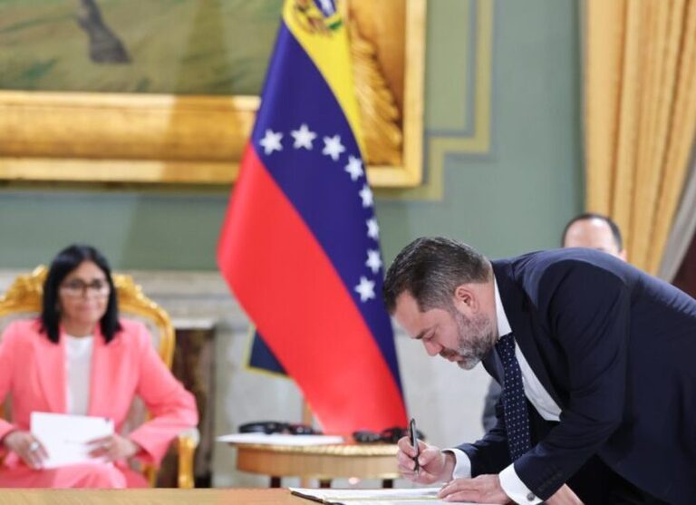 Venezuela consolida 61 acuerdos estratégicos en petróleo y gas