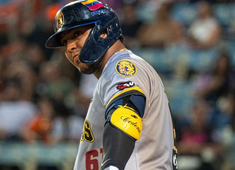 Leones remontó ante Caribes y cortó racha adversa en la LVBP​