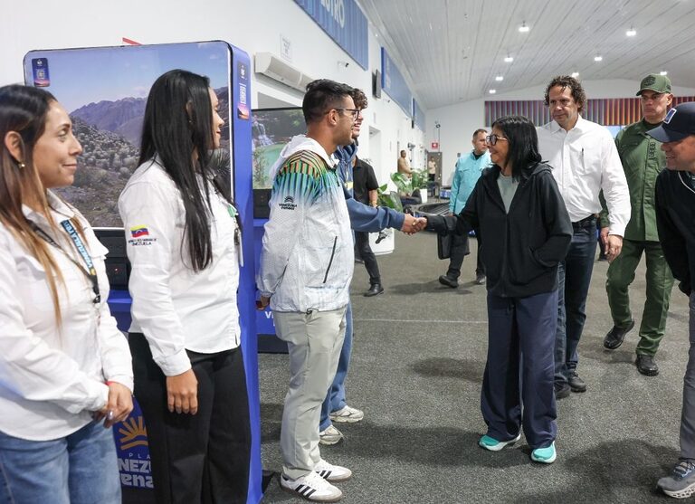 Apertura del Terminal temporal beneficiará la conectividad del país