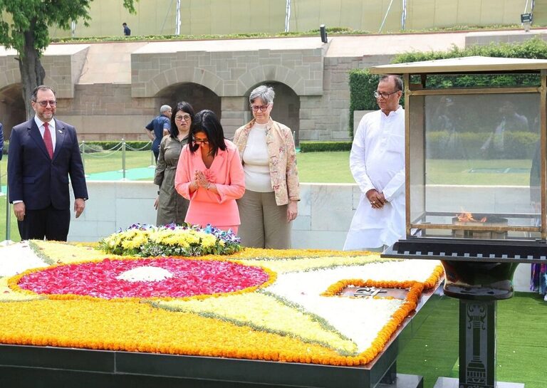 Venezuela rinde homenaje al legado de paz y no violencia de Mahatma Gandhi